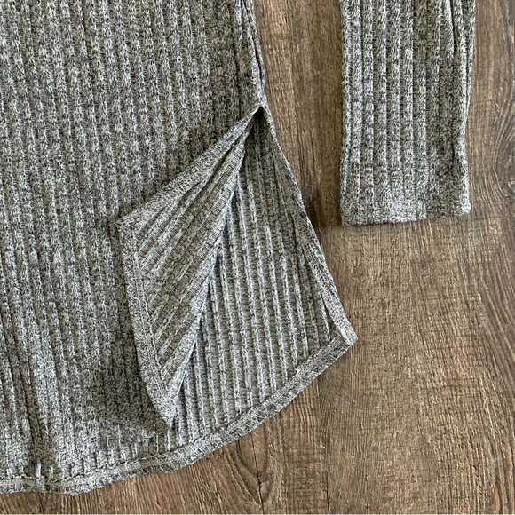 Bobi Ribbed V Neck Long Sleeve Size Small - Picture 5 of 8